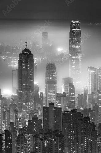 mglisty-noc-widok-wiktoria-schronienie-w-hong-kong-c