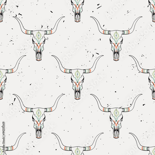  Vector grunge seamless pattern with bull skull and ethnic ornament