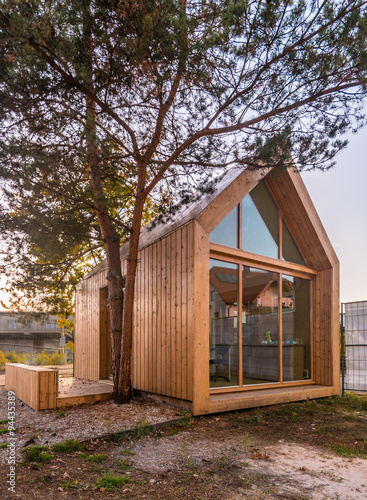 "Modernes Holzhaus" Stock photo and royalty-free images on Fotolia.com