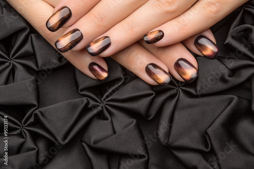 Zdjęcia Beautiful woman's nails with nice stylish manicure.