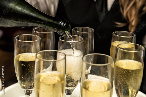 Poster Pouring Champagne