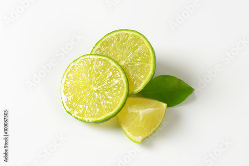 Fresh lime fruit slices
