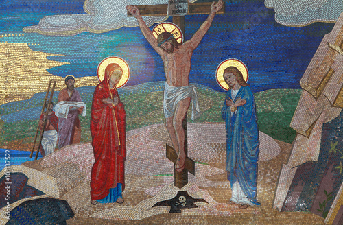 religion-mosaico-de-los-santos-iglesia-ortodoxa-en-kirowograd-ucrania