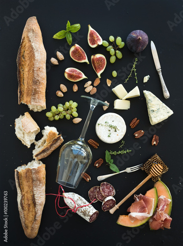 Poster Wine and snack set