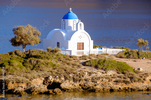 Poster Landscape view of white church at mediterranean beach, Amorgos