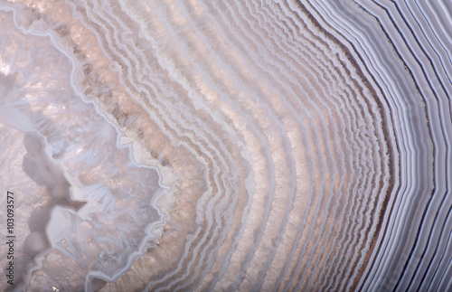 waves in light agate structure