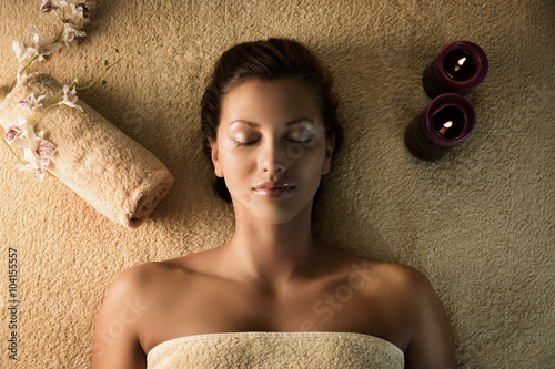 Poster, Tablou The girl relaxes in the spa