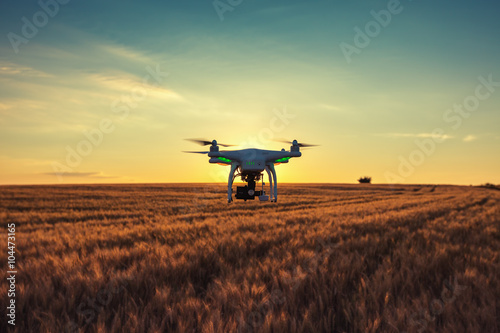 warna-bulgaria-23-czerwca-2015-latajacy-truten-quadcopter