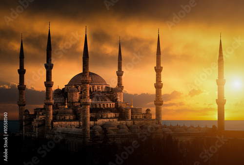 blekitny-meczet-podczas-zmierzchu-w-istanbul