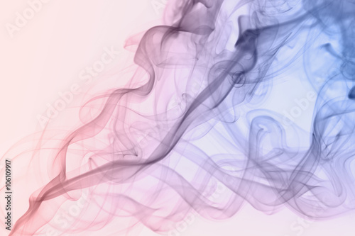 Póster En colores pastel rosa humo de cuarzo de color en blanco