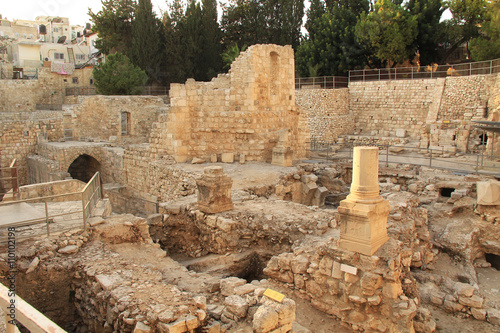 Poster Excavated archeological ruins of the Pool of Bethesda and Byzantine Church