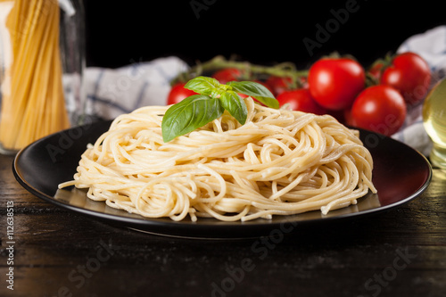 Poster Spaghetti bolognese on dark background