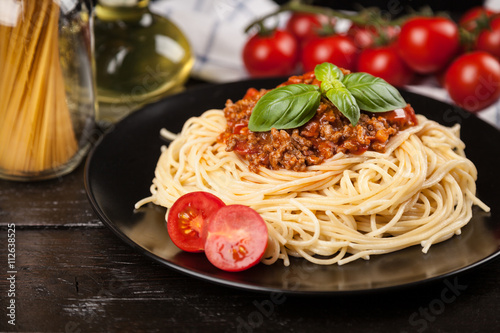 Poster Spaghetti bolognese on dark background