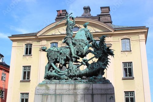 Poster Der Heilige Georg und der Drache: Skulptur in der Altstadt von Stockholm (Schwed