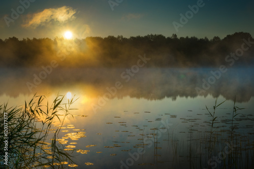 Obraz na płótnie Sun rises over Sawinda Wielka Lake. Masuria. Poland.