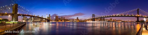 Manhattan Skyline Panorama mit Manhattan Bridge und Brooklyn Bridge