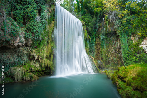 wodospad-w-monasterio-de-piedra-zaragoza-hiszpania
