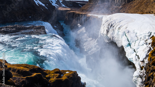 gullfoss-to-wodospad-polozony-w-poludniowo-zachodniej-islandii