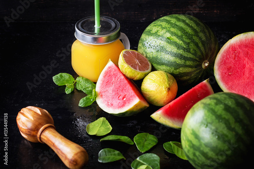 mini-sandias-con-jugo-de-citricos