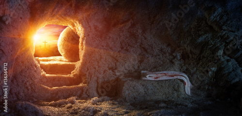 Obraz Fotograficzny Tomb Empty With Shroud And Crucifixion At Sunrise - Resurrection Of Jesus
