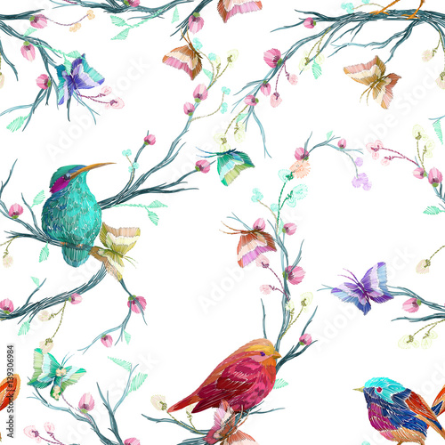 vintage-wzor-ptak-motyl-i-kwiat-lisc-oddzial-na-bialym-tle-imitacja-haftu-akwarela-recznie-rysowane-ilustracji-wektorowych-oddzielone-elementy-edytowalne