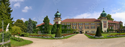 Zamek Lubomirskich i Potockich w Łańcucie © jaworex
