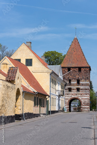 Poster Altstadt von Stege mit Mon Museum und alten Stadtturm, Seeland, Dänemark