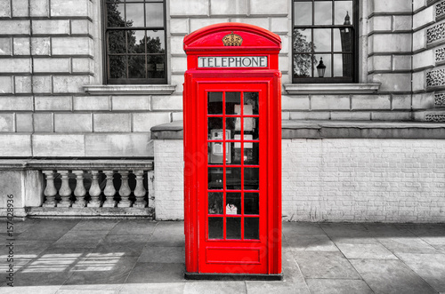 Fototapeta red phone box booth in great britain