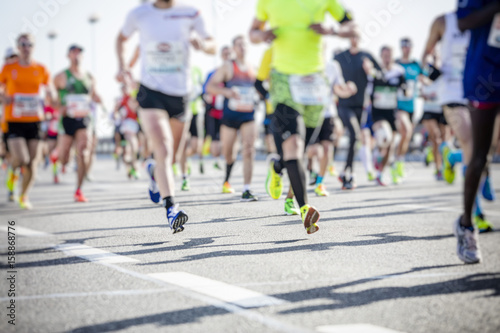 corredores-de-maraton-en-la-ciudad