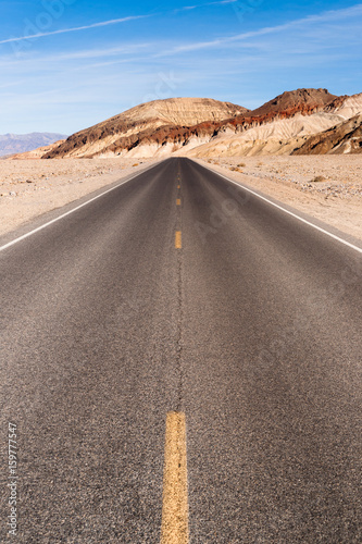 panoramiczny-widok-open-road-park-narodowy-death-valley-national-highway