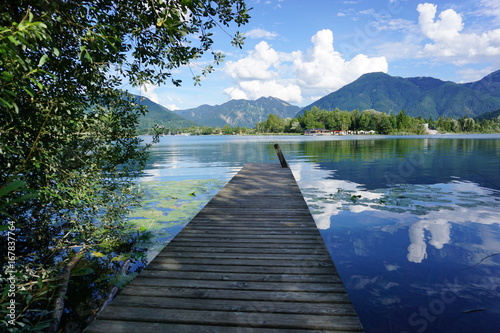 malownicza-kladka-na-tegernsee-w-bawarii