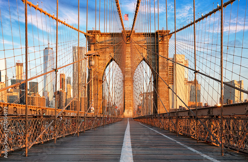 brooklyn-bridge-new-york-city-nobody