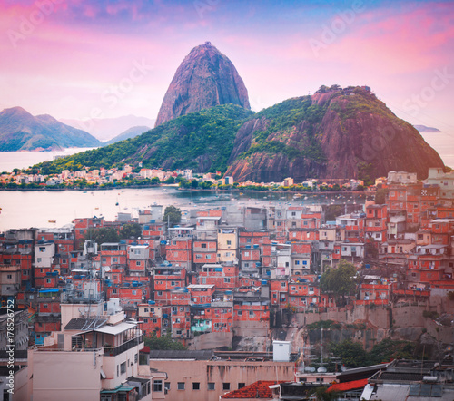 Obraz na płótnie Rio de Janeiro downtown and favela