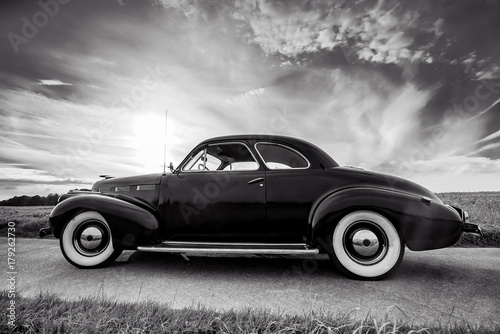 klasyczny-samochod-cadillac-lasalle-coupe