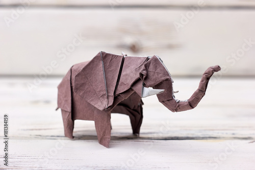 Obraz Fotograficzny Elephant 3D origami model. Accurate and detailed figurine made with wet-folding technique. Talented child's artwork.