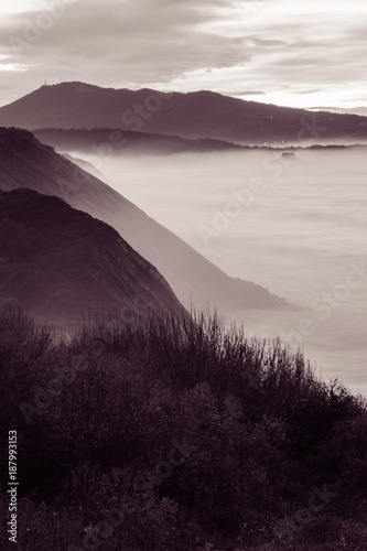 piekny-krajobraz-atmosferyczny-widok-w-zachod-slonca-na-wybrzezu-atlantyku-z