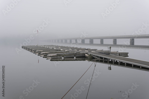 Obraz na płótnie Nebel auf dem Wasser