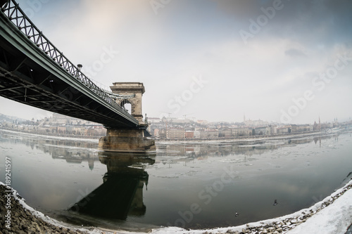 Obraz na płótnie Ice flowing on river Danube