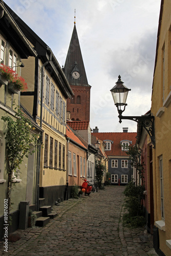 Schmale Straße in der Altstadt © Marion Neuhauß