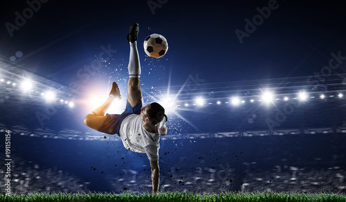 fotbalista-vystrelil-z-sklapec-stadion-sport-plakat