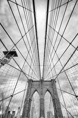 patrzac-na-brooklyn-bridge-w-nowym-jorku