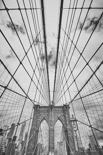czarno-bialy-obraz-z-brooklyn-bridge-nowy