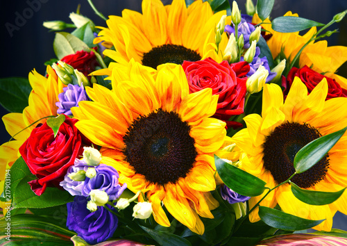 composition-with-bouquet-of-flowers