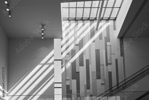 nowoczesna-architektura-z-betonu-i-swiatla
