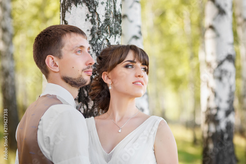 groom and bride outdoors © alter_photo