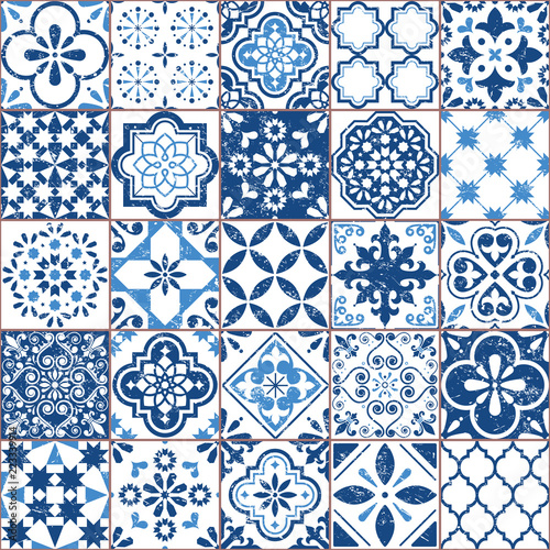 wektor-azulejo-wzor-plytek-portugalski-lub-hiszpanski-retro-mozaiki-starych-plytek-srodziemnomorski-bezszwowe-granatowy-wzor