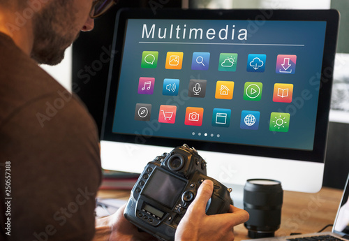Multimedia apps on a computer © Rawpixel.com