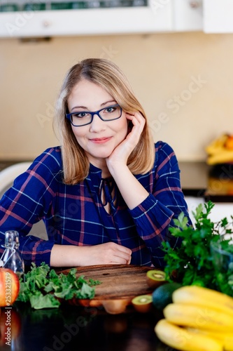 Woman culinary blogger in the kitchen © antic