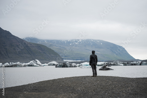 Fjallsarlon lagoon of the glacier Vatnajokull, Iceland © Oleksandr Kotenko