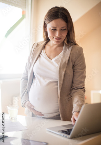 Find important information about pregnancy on the internet.